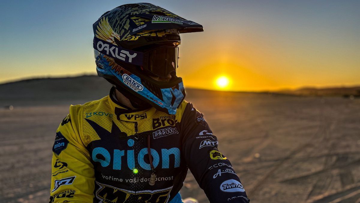 Místo milionu stojí polovinu. Engel vysvětluje, proč jezdci na Dakaru sahají po čínských motorkách